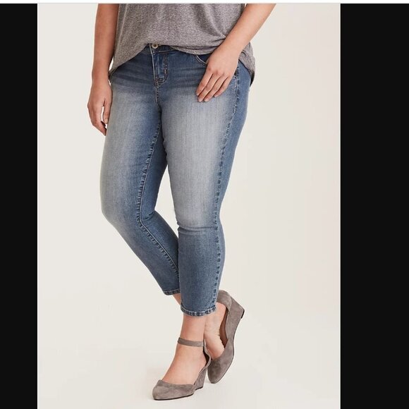 Torrid ANKLE SKINNY JEAN LIGHT WASH 18 - Picture 4 of 13